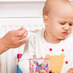 Lo lắng bé 11 tháng biếng ăn phải làm sao? Giải pháp khắc phục giúp mẹ
